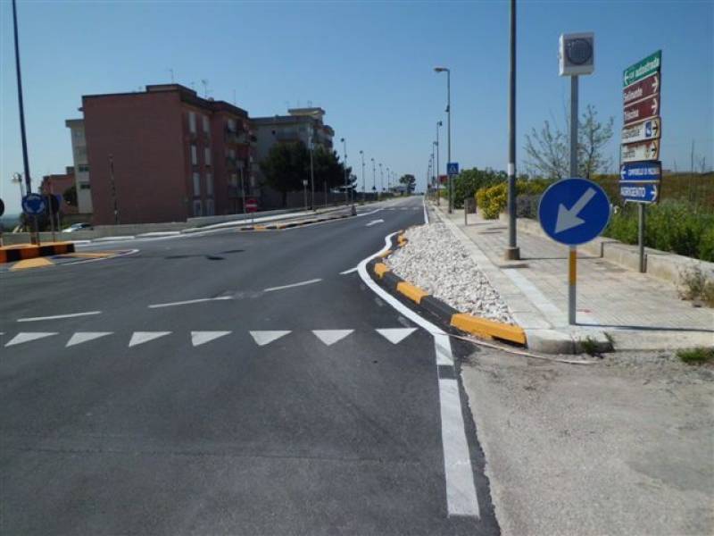 Immagine articolo: Il lettore scrive: "Nella rotonda di via Campobello aiuola a rischio incidenti" Immagine articolo: Il lettore scrive: "Nella rotonda di via Campobello aiuola a rischio incidenti"