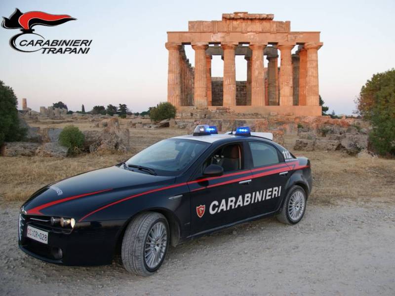 Immagine articolo: Castelvetrano, sorpresi dai Carabinieri a rubare legna. Scattano due arresti