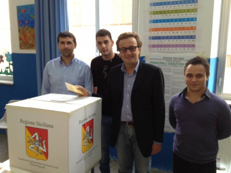 Immagine articolo: Castelvetrano, bassa affluenza al voto. Errante al seggio elettorale