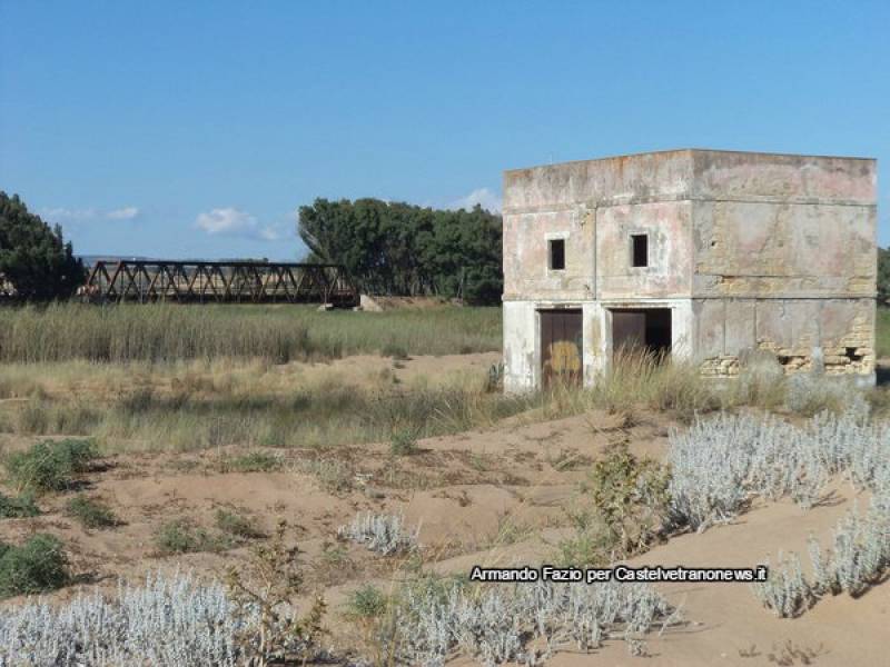 Immagine articolo: L'incantevole casa vicina alla foce del Belìce e quell'"occupazione" clamorosa del disoccupato