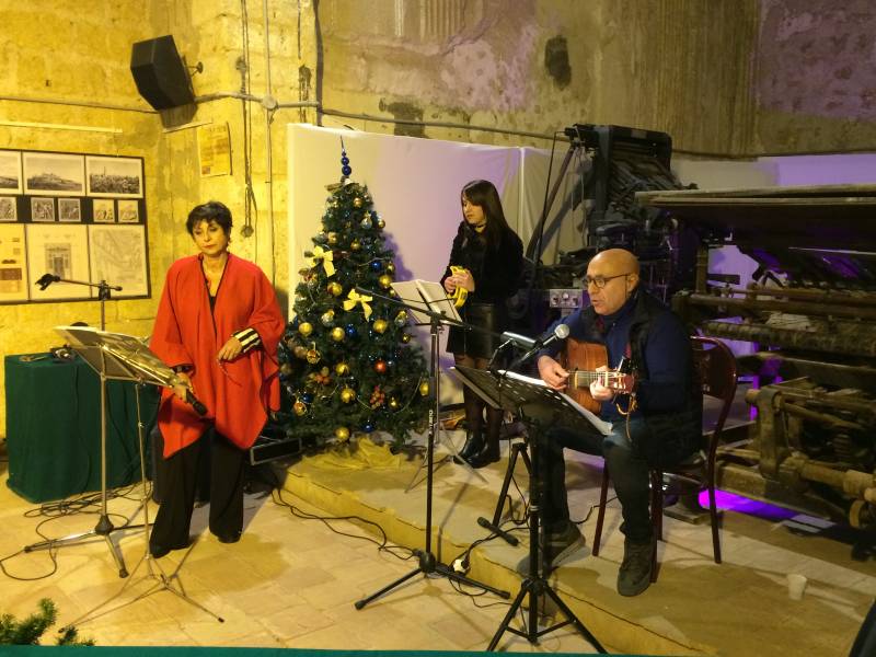 Immagine articolo: Tradizioni, musica e canti. Successo di partecipazione per l'evento "Natali Vecchiu e Novu"