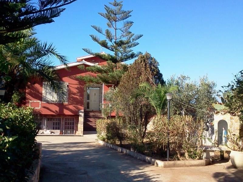 Immagine articolo: A Castelvetrano una nuova casa di riposo per anziani immersa nel verde. Nasce "Villa Catalanotto" 