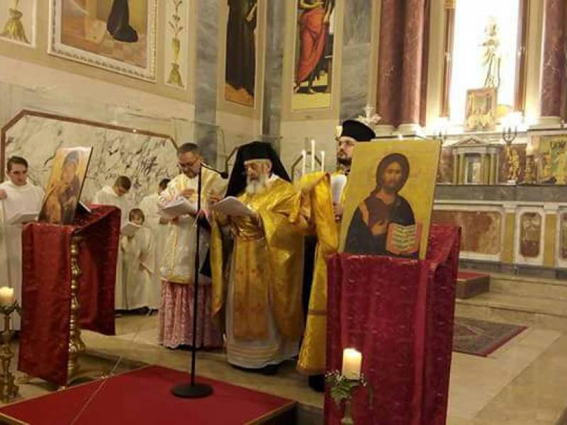 Immagine articolo: Rito bizantino nella Chiesa della Salute. Unione tra le fedi tra preghiere e culto 