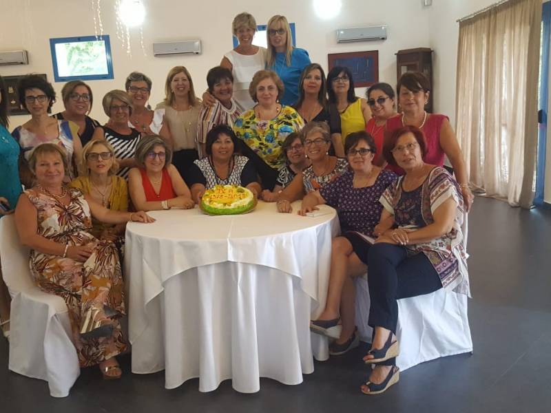 Immagine articolo: Partanna, si ritrovano dopo 40 anni ex studentesse del Magistrale. Una serata ricca di emozioni Immagine articolo: Partanna, si ritrovano dopo 40 anni ex studentesse del Magistrale. Una serata ricca di emozioni