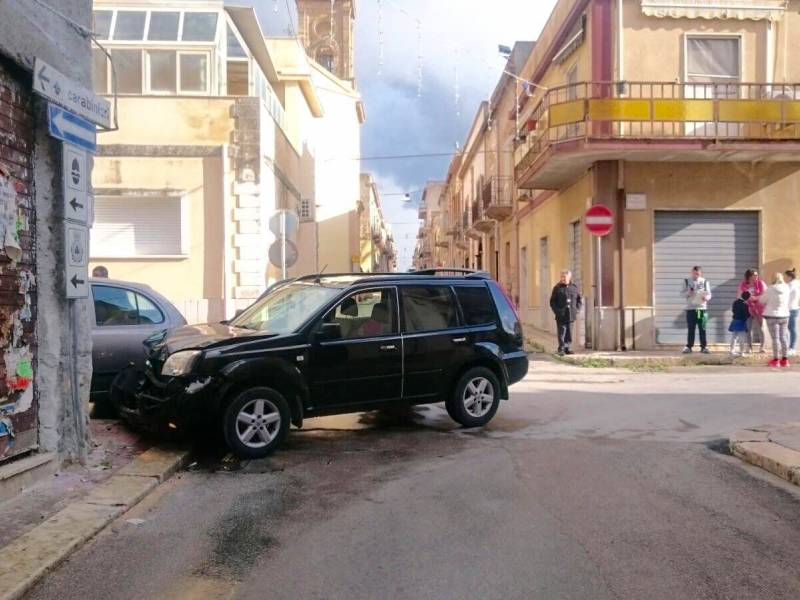 Immagine articolo: Campobello, scontro tra due auto. Castelvetranese coinvolta nell'incidente