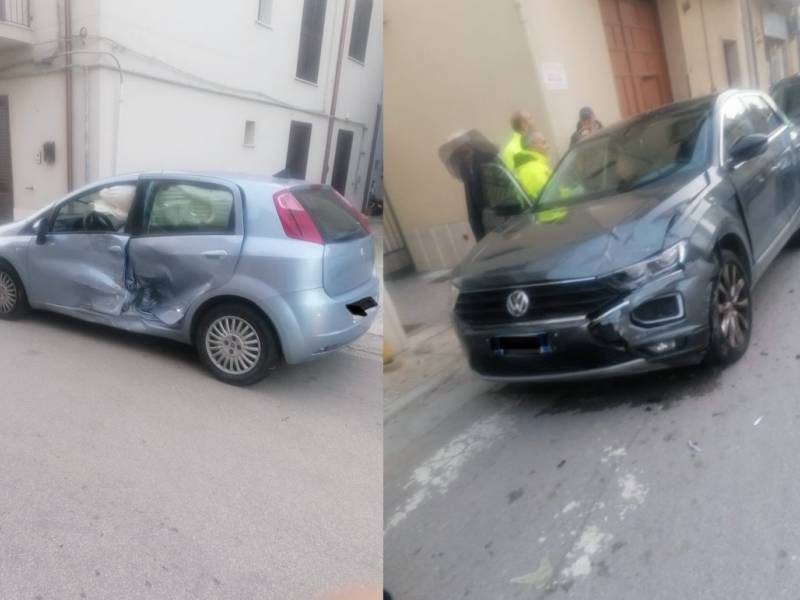 Immagine articolo: Castelvetrano, scontro tra due auto. Sul posto l’Ambulanza 