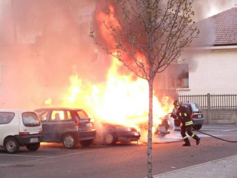 incendio auto, foto di archivio