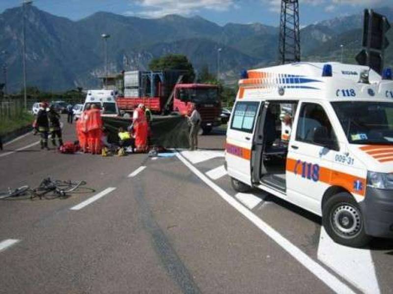 Immagine articolo: Si ferma con l'auto in panne, trovato morto in autostrada sulla Palermo-Catania