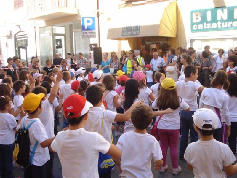 Immagine articolo: Castelvetrano in piazza per Amira: obiettivo raccogliere 20 mila euro per il puntatore oculare Immagine articolo: Castelvetrano in piazza per Amira: obiettivo raccogliere 20 mila euro per il puntatore oculare