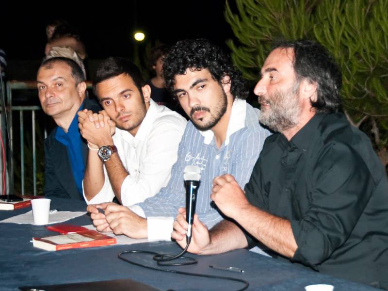 Immagine articolo: Campobello, presentata con successo l’opera prima di Melchiorre Romano Immagine articolo: Campobello, presentata con successo l’opera prima di Melchiorre Romano