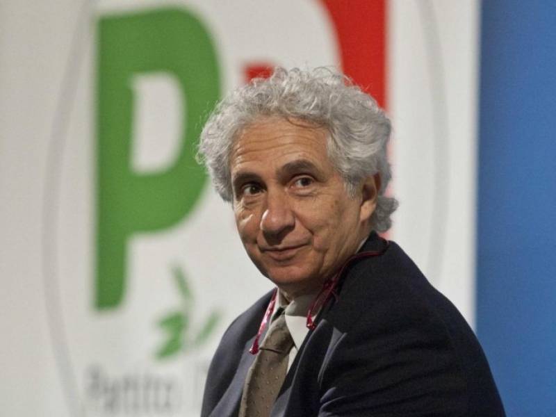 Immagine articolo: Il Sen. partannese Mineo si autosospende dal PD dopo l'allontanamento dalla Comm. Affari Cost. 