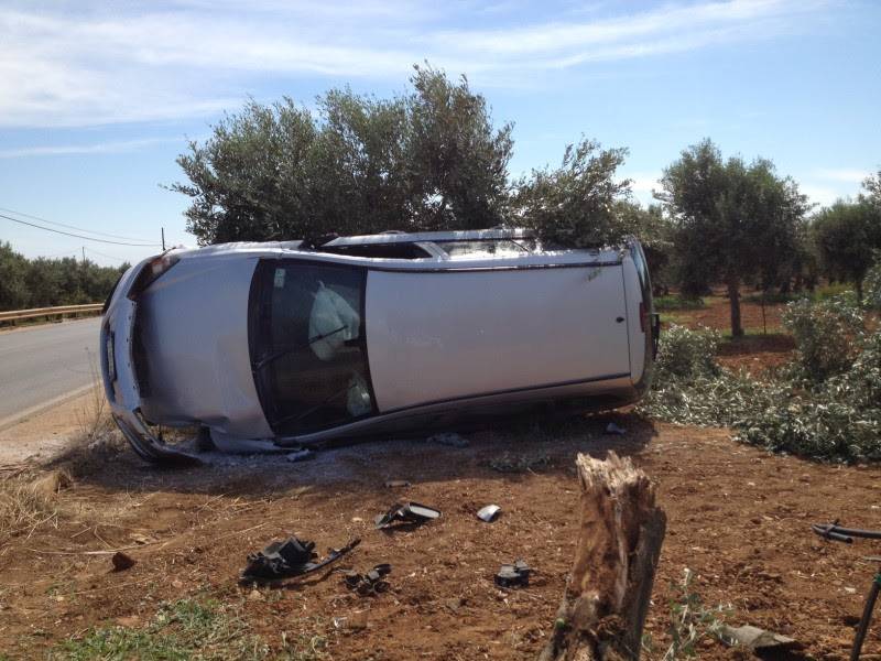 Immagine articolo: Campobello, auto contro albero finisce distrutta. Campobellese in Ospedale