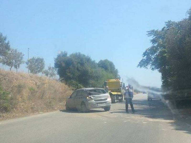 Immagine articolo: (FOTO)Triscina, auto sbanda in curva. Coinvolta una donna