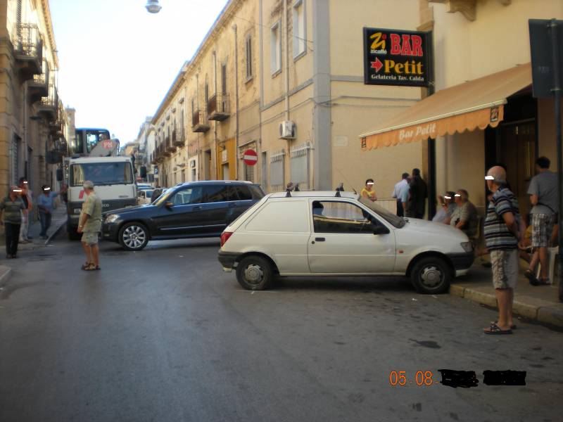 Immagine articolo: Campobello, SUV contro utilitaria. Paura e due feriti