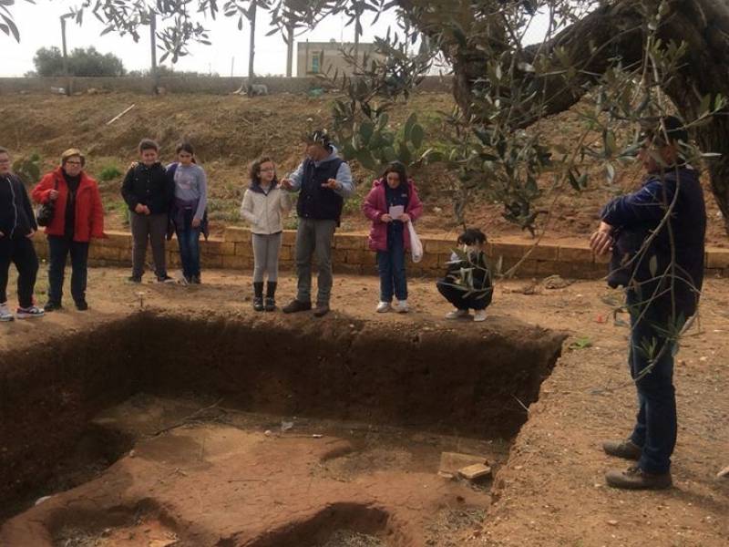 Immagine articolo: Triscina, alunni della Pappalardo in visita al Campus Archeologico Museale e al Timpone