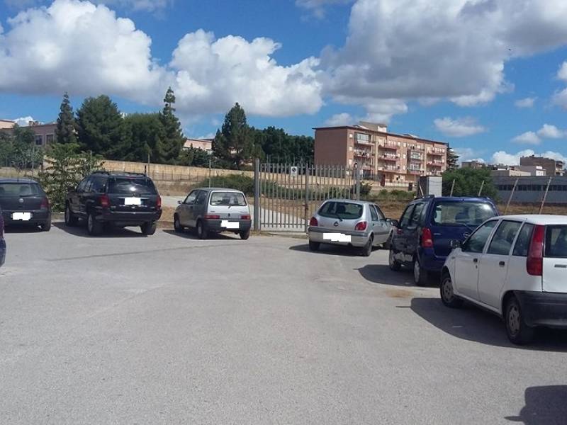 Immagine articolo: Parcheggio “selvaggio” all’Ospedale di CVetrano. Inciviltà e minacce alle volontarie del TDM