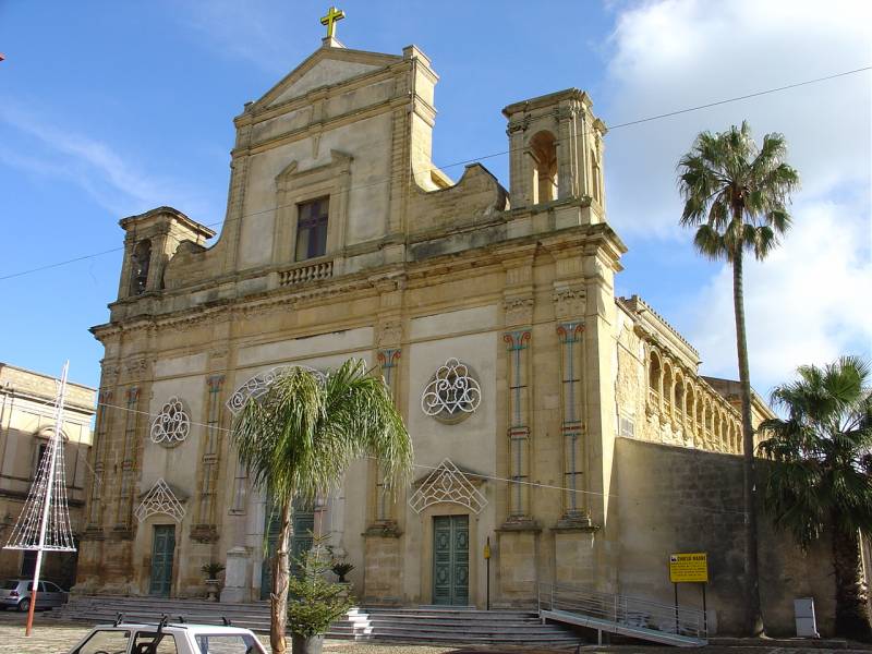 Immagine articolo: Partanna, furto in una chiesa. Rubate corone d'argento della statua della Madonna