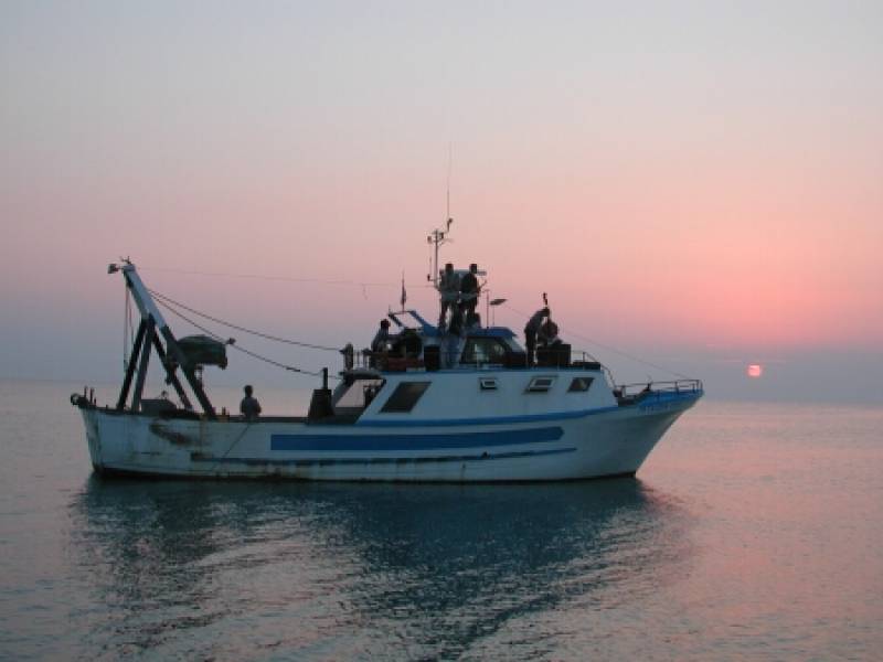 Immagine articolo: Naufraga imbarcazione al largo delle coste Mazaresi. Muore il padre. Dispersi i due figli