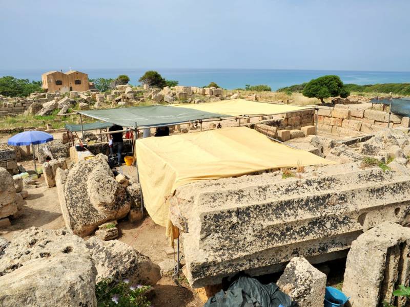 Immagine articolo: Nell’Acropoli di Selinunte scoperti frammenti di industria Mesolitica. Continuano gli scavi 