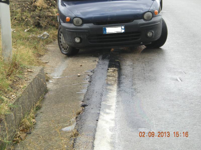 Immagine articolo: Campobello, ferito centauro scivolato su una chiazza d’olio perso da una autovettura