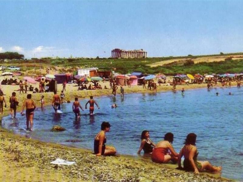 Immagine articolo: Quando a Selinunte i giovani andavano a mare al "Lido Acropoli" 