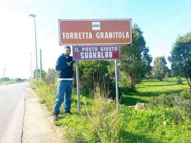 Immagine articolo: Torretta è "Il posto giusto" per gli Shakalab. E Castiglione dedica un cartellone all'ingresso   