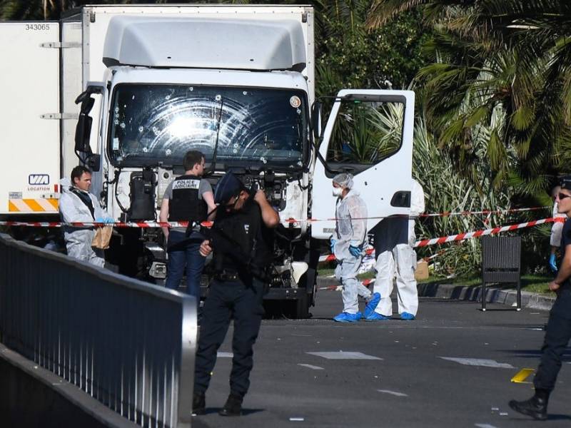 Immagine articolo: "Io a Nizza tra panico, morti e grida disperate". Il racconto a Cnews di uno dei superstiti alla tragedia 