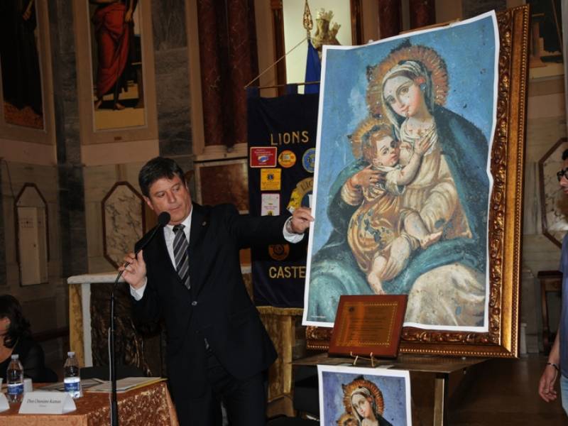 Immagine articolo: Presentato il quadro “Madonna della Sanità” restaurato dal Lions