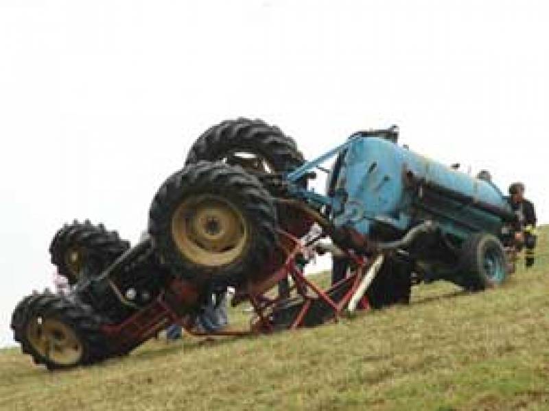 Immagine articolo: Partanna, tragica fine di un 70enne schiacciato dal suo trattore