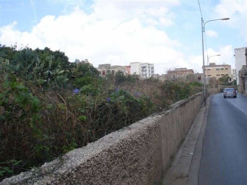 Immagine articolo: Castelvetrano, partono i lavori per il rifacimento della via Diaz Immagine articolo: Castelvetrano, partono i lavori per il rifacimento della via Diaz