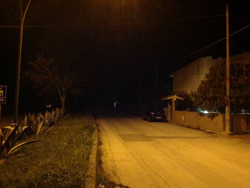 Immagine articolo: Il lettore scrive: "Via Laurana al buio e il campo polivalente nella via parallela" Immagine articolo: Il lettore scrive: "Via Laurana al buio e il campo polivalente nella via parallela"
